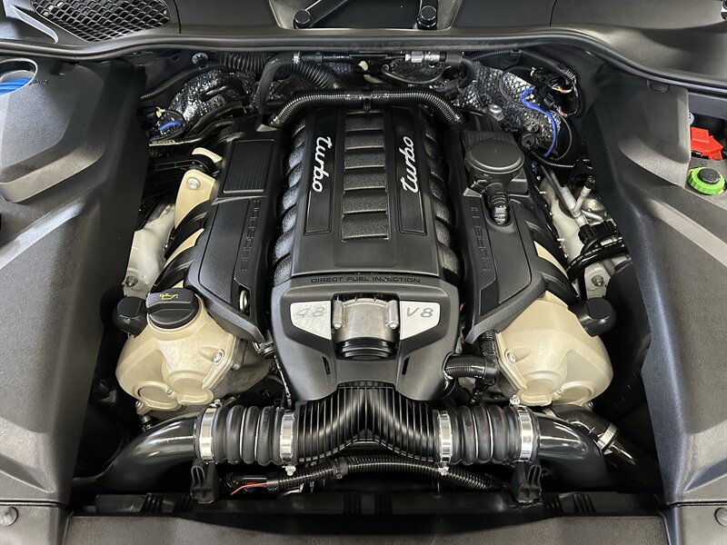 2015 Porsche Cayenne Turbo - Photo 9