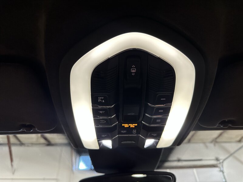 2015 Porsche Cayenne Turbo - Photo 39