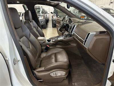 2015 Porsche Cayenne Turbo   - Photo 13 - Portland, OR 97220
