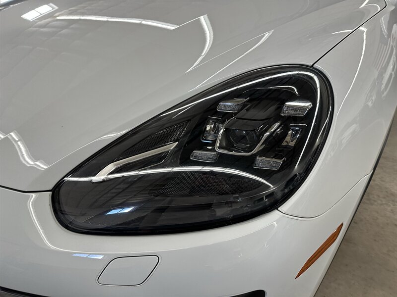 2015 Porsche Cayenne Turbo - Photo 50