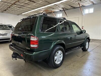 2001 Nissan Pathfinder LE   - Photo 3 - Portland, OR 97220