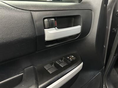 2019 Toyota Tundra SR5   - Photo 26 - Portland, OR 97220