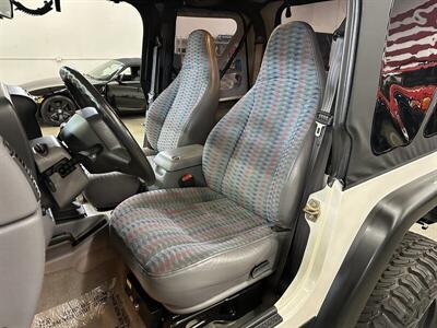 1997 Jeep Wrangler Sport 2dr 5-speed Manual - Photo 26 - Portland, OR 97220
