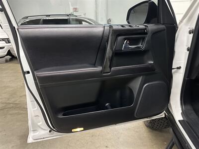 2016 Toyota 4Runner Trail  TRD - Photo 25 - Portland, OR 97220