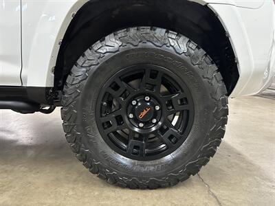 2016 Toyota 4Runner Trail  TRD - Photo 9 - Portland, OR 97220