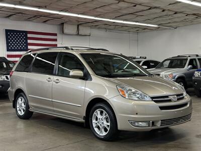 2004 Toyota Sienna XLE Limited 7 Passenger   - Photo 1 - Portland, OR 97220