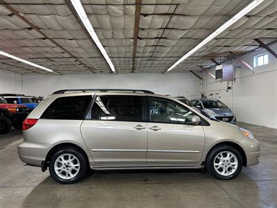 2004 Toyota Sienna XLE Limited 7 Passenger   - Photo 2 - Portland, OR 97220