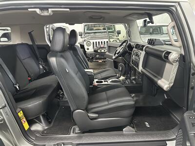 2012 Toyota FJ Cruiser   - Photo 30 - Portland, OR 97220