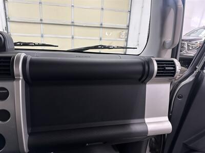 2012 Toyota FJ Cruiser   - Photo 28 - Portland, OR 97220