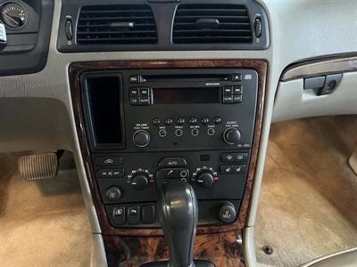 2006 Volvo XC70   - Photo 16 - Portland, OR 97220