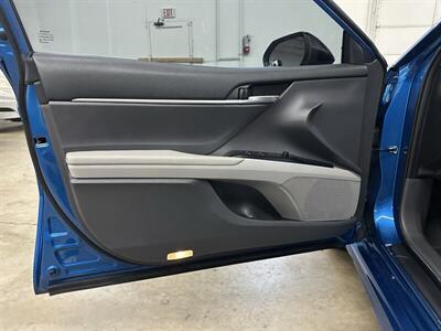 2019 Toyota Camry SE   - Photo 25 - Portland, OR 97220