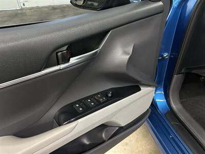 2019 Toyota Camry SE   - Photo 26 - Portland, OR 97220