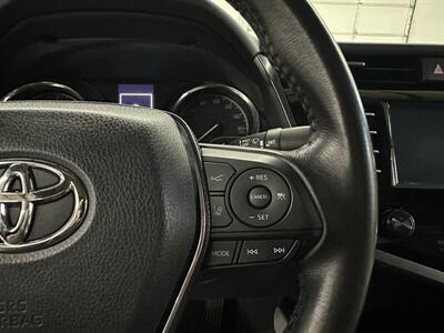 2019 Toyota Camry SE   - Photo 19 - Portland, OR 97220