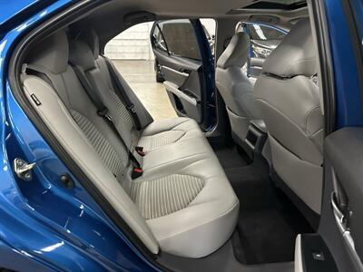 2019 Toyota Camry SE   - Photo 13 - Portland, OR 97220
