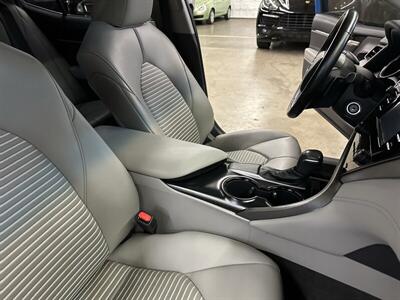 2019 Toyota Camry SE   - Photo 29 - Portland, OR 97220