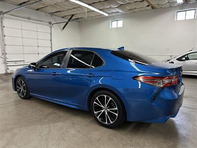 2019 Toyota Camry SE   - Photo 5 - Portland, OR 97220