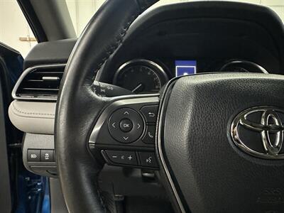 2019 Toyota Camry SE   - Photo 18 - Portland, OR 97220
