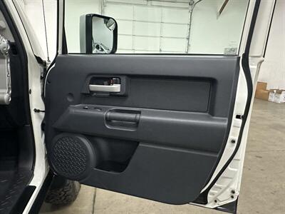 2010 Toyota FJ Cruiser  1-Owner - Photo 27 - Portland, OR 97220