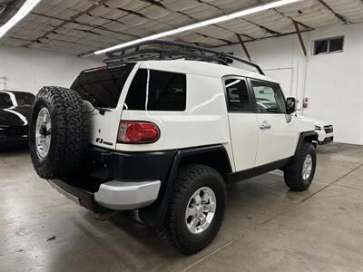 2010 Toyota FJ Cruiser  1-Owner - Photo 3 - Portland, OR 97220