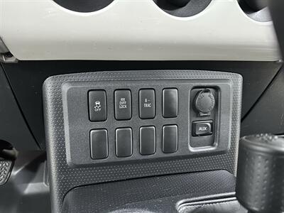 2010 Toyota FJ Cruiser  1-Owner - Photo 22 - Portland, OR 97220