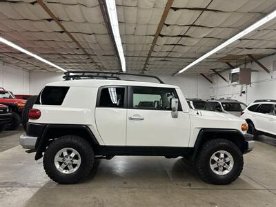 2010 Toyota FJ Cruiser  1-Owner - Photo 2 - Portland, OR 97220