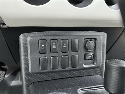 2010 Toyota FJ Cruiser  1-Owner - Photo 22 - Portland, OR 97220