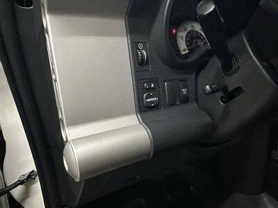 2010 Toyota FJ Cruiser  1-Owner - Photo 28 - Portland, OR 97220