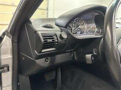 2001 BMW Z3 3.0i - Photo 31 - Portland, OR 97220
