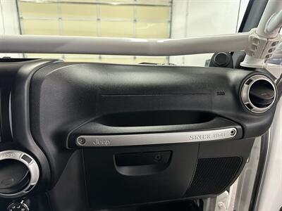 2014 Jeep Wrangler Unlimited Rubicon SUPERCHARGED - Photo 35 - Portland, OR 97220