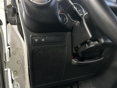 2014 Jeep Wrangler Unlimited Rubicon SUPERCHARGED - Photo 26 - Portland, OR 97220