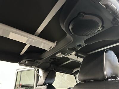 2014 Jeep Wrangler Unlimited Rubicon SUPERCHARGED - Photo 29 - Portland, OR 97220