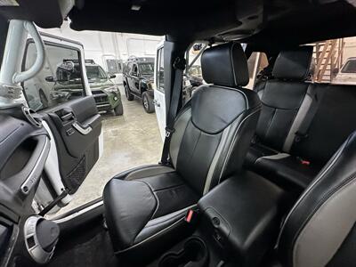 2014 Jeep Wrangler Unlimited Rubicon SUPERCHARGED - Photo 33 - Portland, OR 97220