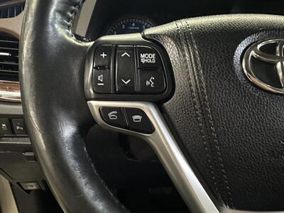 2015 Toyota Sienna Limited Premium 7-Pa - Photo 25 - Portland, OR 97220