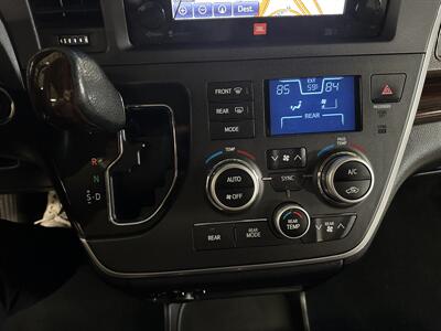 2015 Toyota Sienna Limited Premium 7-Passenger - Photo 27 - Portland, OR 97220