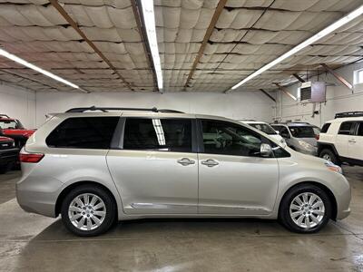 2015 Toyota Sienna Limited Premium 7-Pa - Photo 2 - Portland, OR 97220