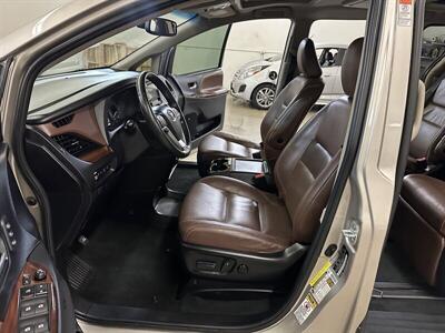 2015 Toyota Sienna Limited Premium 7-Pa - Photo 10 - Portland, OR 97220