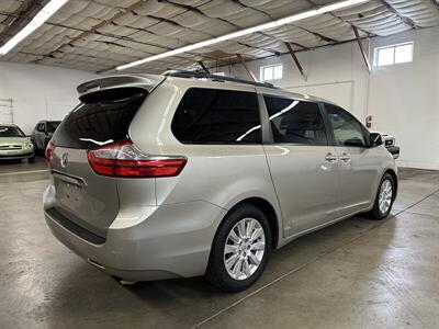 2015 Toyota Sienna Limited Premium 7-Pa - Photo 3 - Portland, OR 97220