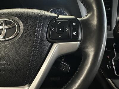 2015 Toyota Sienna Limited Premium 7-Passenger - Photo 26 - Portland, OR 97220