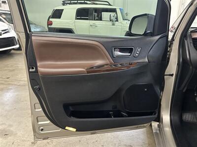 2015 Toyota Sienna Limited Premium 7-Pa - Photo 29 - Portland, OR 97220