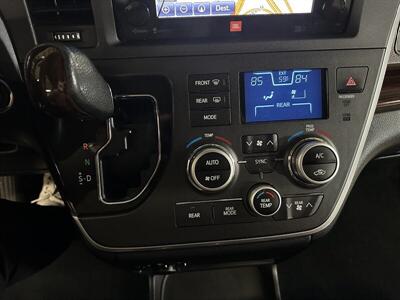 2015 Toyota Sienna Limited Premium 7-Pa - Photo 27 - Portland, OR 97220