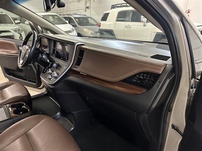2015 Toyota Sienna Limited Premium 7-Passenger - Photo 39 - Portland, OR 97220