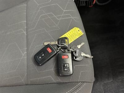 2018 Toyota Tacoma TRD Off-Road   - Photo 35 - Portland, OR 97220