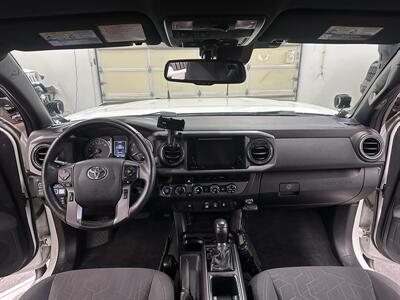 2018 Toyota Tacoma TRD Off-Road   - Photo 19 - Portland, OR 97220