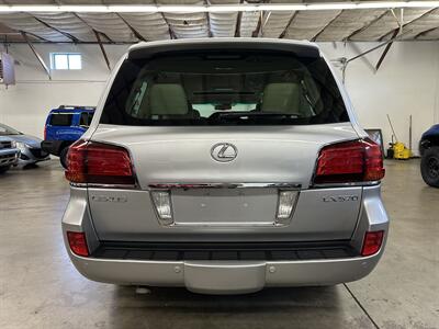 2008 Lexus LX 570   - Photo 4 - Portland, OR 97220