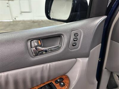 2006 Toyota Sienna XLE Limited 7 Passen   - Photo 25 - Portland, OR 97220