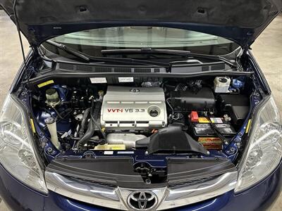 2006 Toyota Sienna XLE Limited 7 Passen   - Photo 9 - Portland, OR 97220