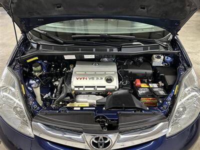 2006 Toyota Sienna XLE Limited 7 Passenger   - Photo 9 - Portland, OR 97220