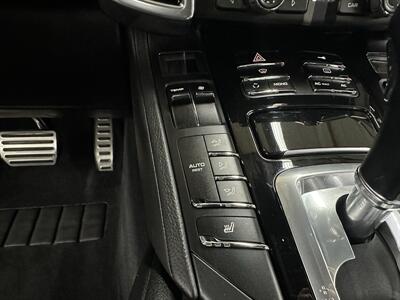 2012 Porsche Cayenne S  1-Owner - Photo 19 - Portland, OR 97220