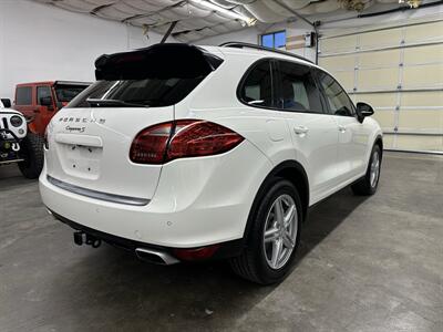 2012 Porsche Cayenne S  1-Owner - Photo 3 - Portland, OR 97220