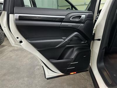 2012 Porsche Cayenne S  1-Owner - Photo 33 - Portland, OR 97220
